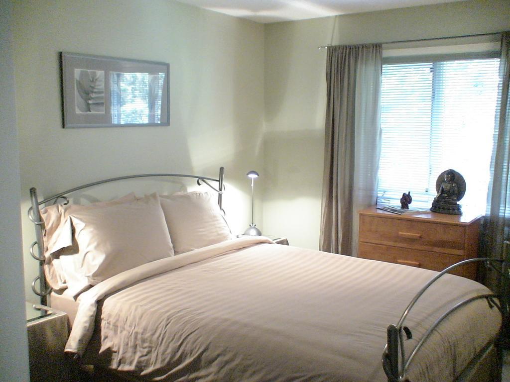Redwood Meadows Bed And Breakfast Bragg Creek Pokój zdjęcie
