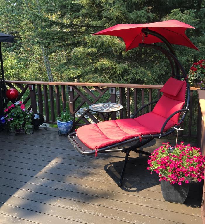 Redwood Meadows Bed And Breakfast Bragg Creek Zewnętrze zdjęcie