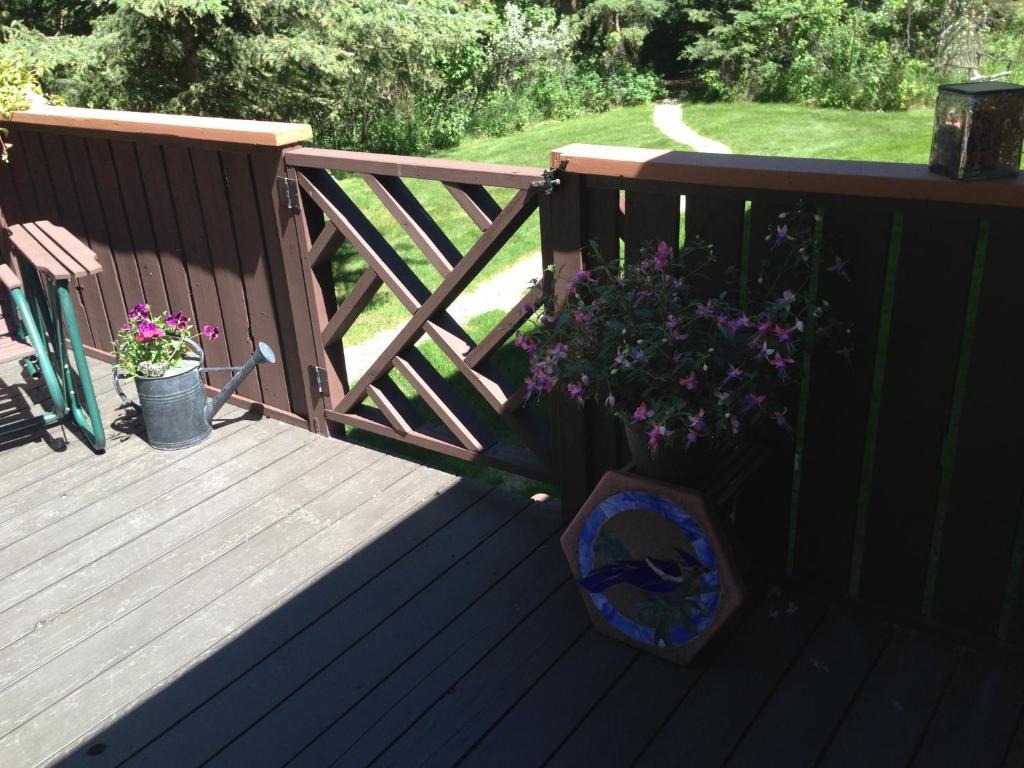 Redwood Meadows Bed And Breakfast Bragg Creek Zewnętrze zdjęcie