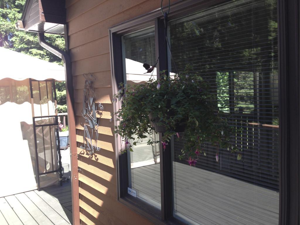 Redwood Meadows Bed And Breakfast Bragg Creek Zewnętrze zdjęcie